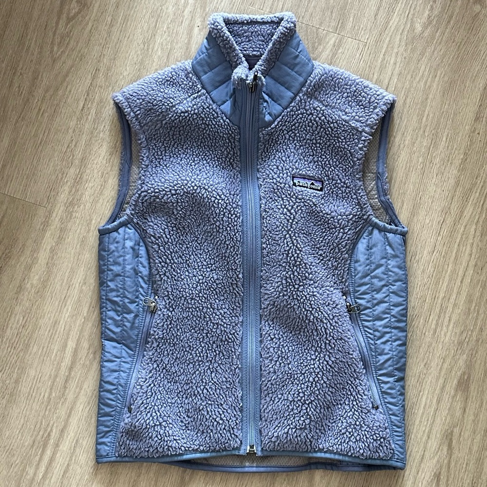 Patagonia Synchilla Sherpa Lavender Vest for Women, size small